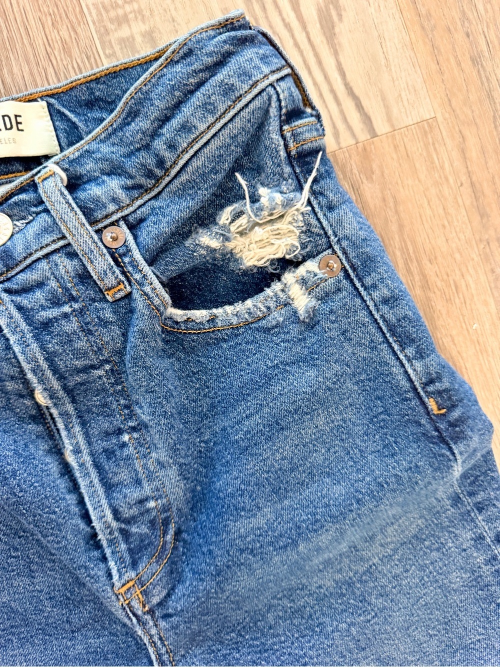 AGolde Straight-Leg Jeans 23 - Picture 3 of 3